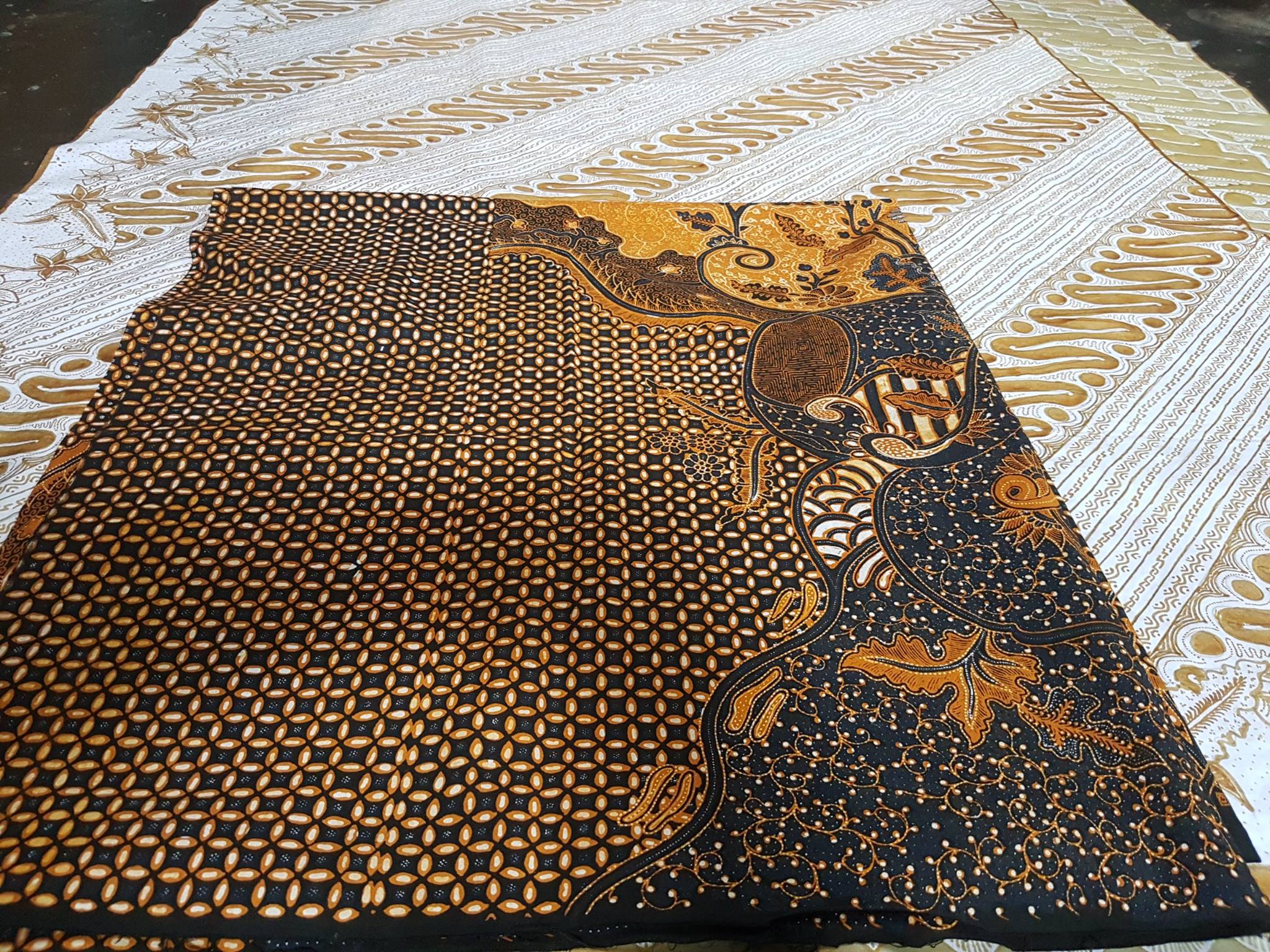 Batik tulis keris sebagai identitas suatu daerah Batik Batik tulis keris sebagai identitas suatu daerah Batik