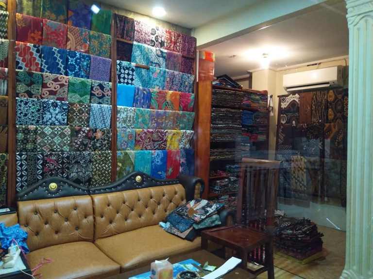 Grosir batik Solo dengan berbagai pilihan dan murah di Batikdlidir