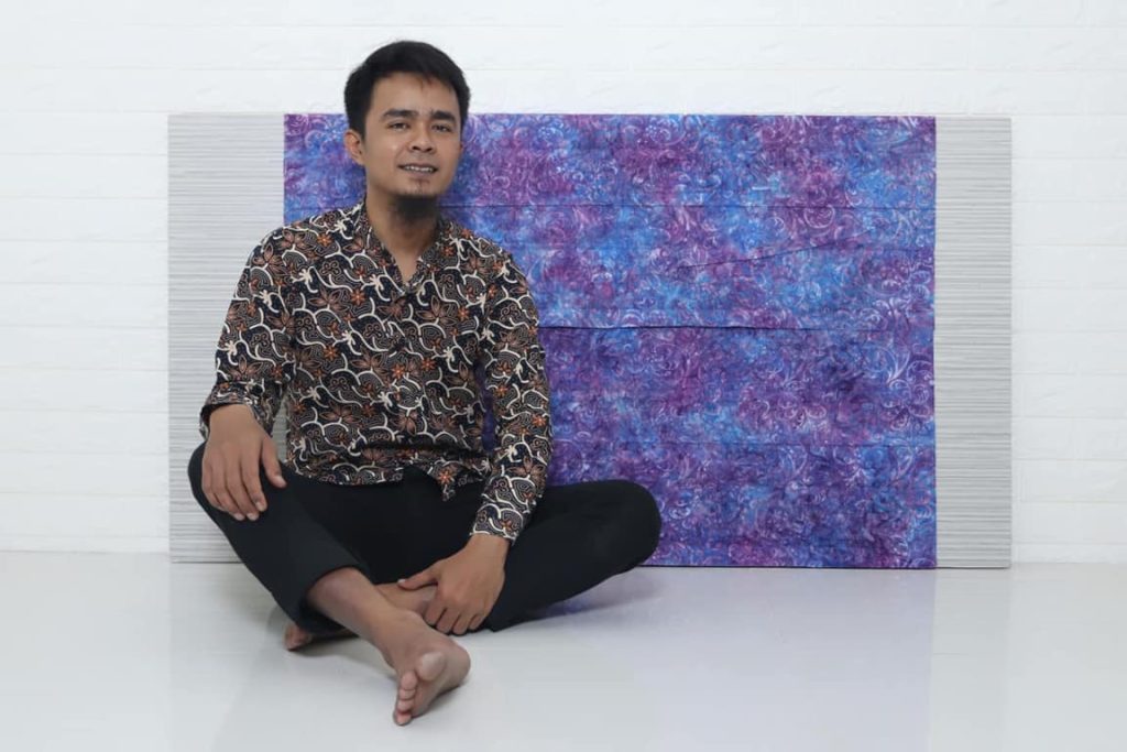 Custom motif batik Harga terjangkau dan berlogo