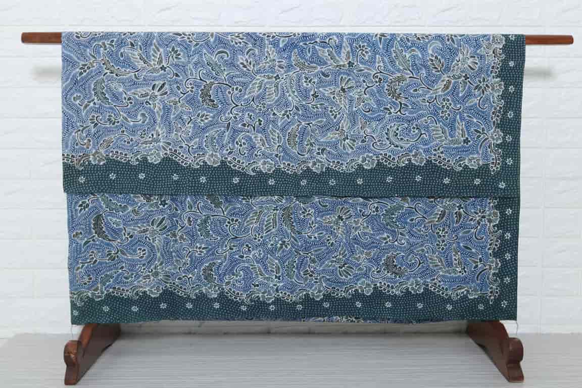 Seragam Batik & Identitas Brand Strategi Branding Efektif yang Jarang Disadari