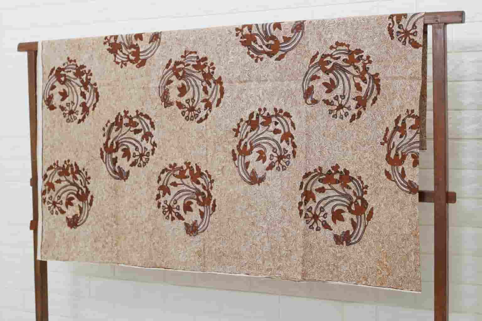 Apakah Batik Tulis Cocok untuk Kado Relasi Bisnis Luar Negeri