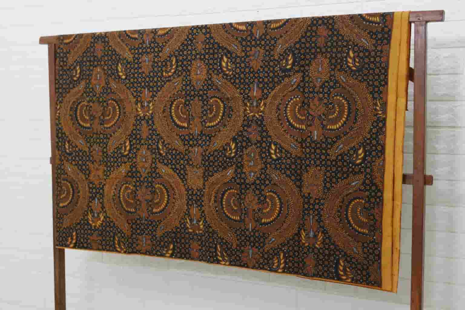 Harga Kado Batik Tulis Mewah untuk Relasi Bisnis Panduan Budgeting Perusahaan