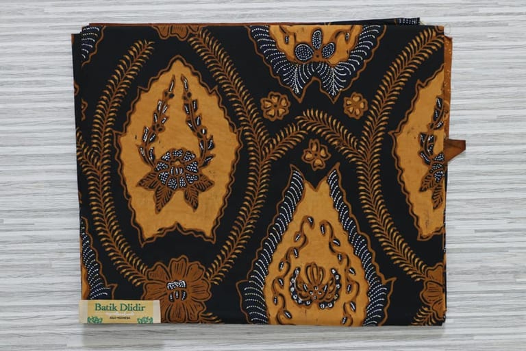 Keunggulan Batik Tulis Asli untuk Seragam Kantor