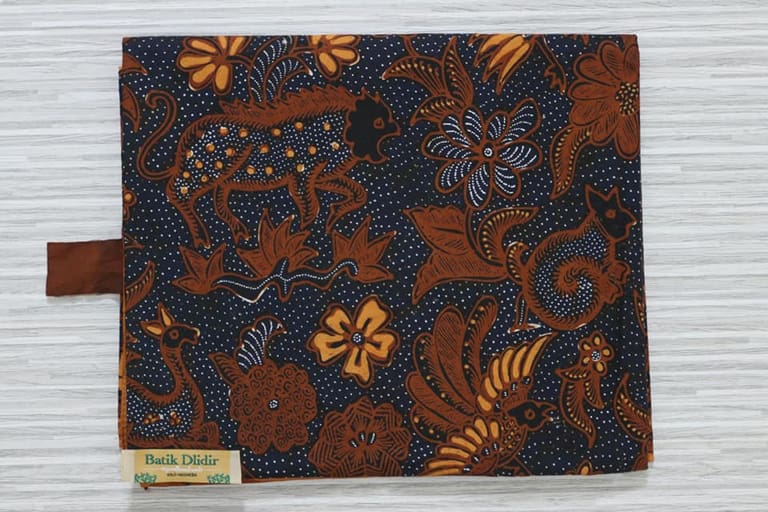 Batik Soga Solo sebagai Simbol Kepemimpinan Tegas dan Berwibawa