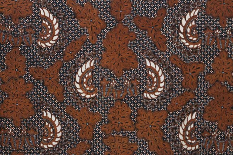 Ciri Batik Tulis Soga Warna Alam Asli Solo yang Tidak Dimiliki Batik Printing