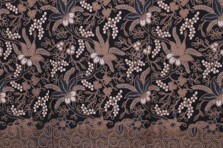 Ciri Seragam Batik Premium Berkualitas Jenis Kain, Teknik Printing, dan Standar Produksi Profesional
