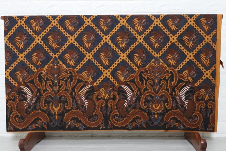 Fenomena Blood Moon dan Estetika Soga Harmoni Langit dan Warna Alam