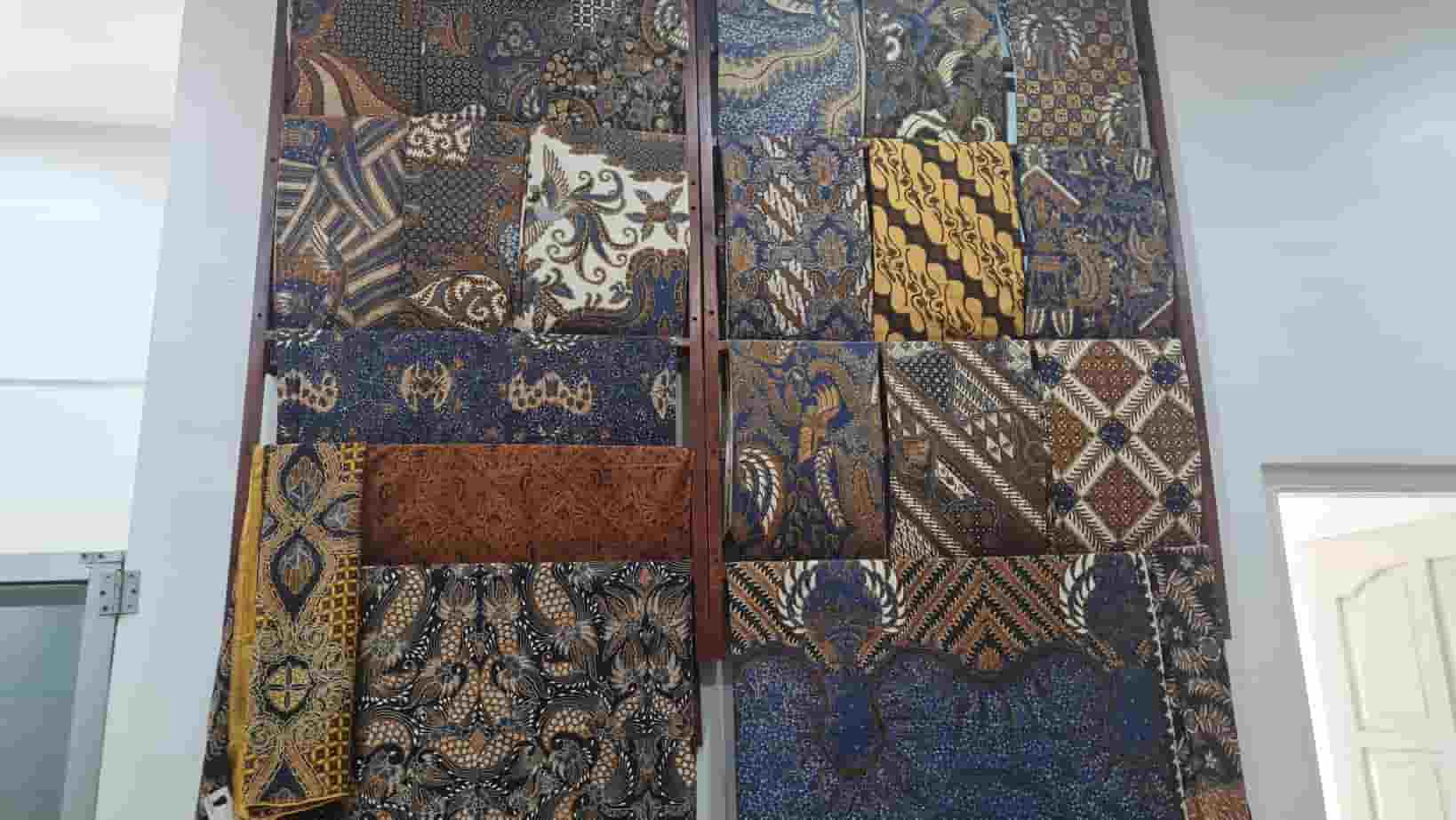 Batik Tulis Motif Semen Rama Latar Hitam: Makna Filosofi, Ciri Khas, dan Keindahan Motif Klasik Jawa