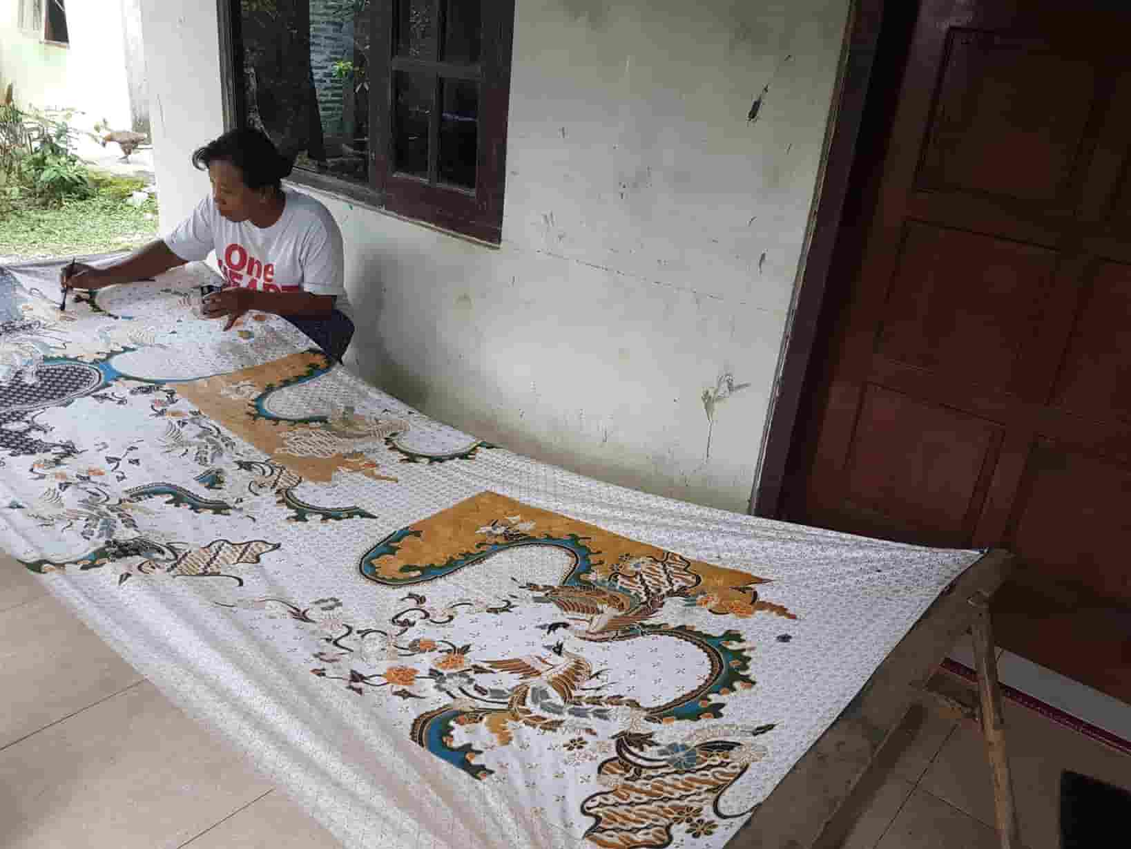 Proses Pembuatan Batik Tulis Asli dari Nol Teknik Tradisional, Tahapan Lengkap, dan Nilai Seni Tinggi