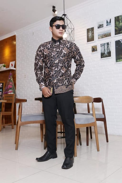Seragam Batik Kantor Kualitas Premium Solo Panduan Lengkap Memilih Vendor, Bahan, dan Desain Eksklusif