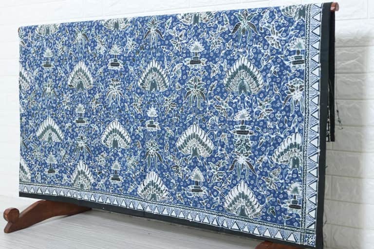 Indigo Alami untuk Batik Tulis Cara Pembuatan, Teknik Pewarnaan, dan Karakter Warna Biru Alami