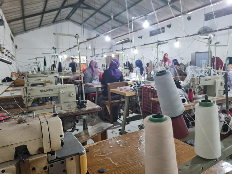 Konveksi Batik Seragam Jahitan Butik Standar Premium untuk Hasil Rapi, Nyaman & Berkelas