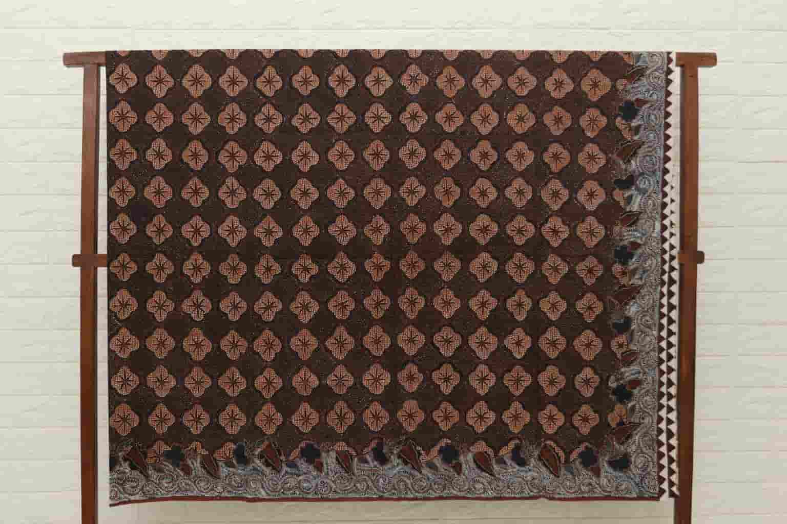 Motif Ceplok dalam Batik Tulis Pengertian, Ciri Khas, Jenis, dan Perbedaannya dengan Kawung