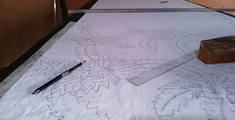 Teknik Produksi Batik Tulis Lengkap Proses Nglorot, Nembok, hingga Finishing Kain Batik Asli