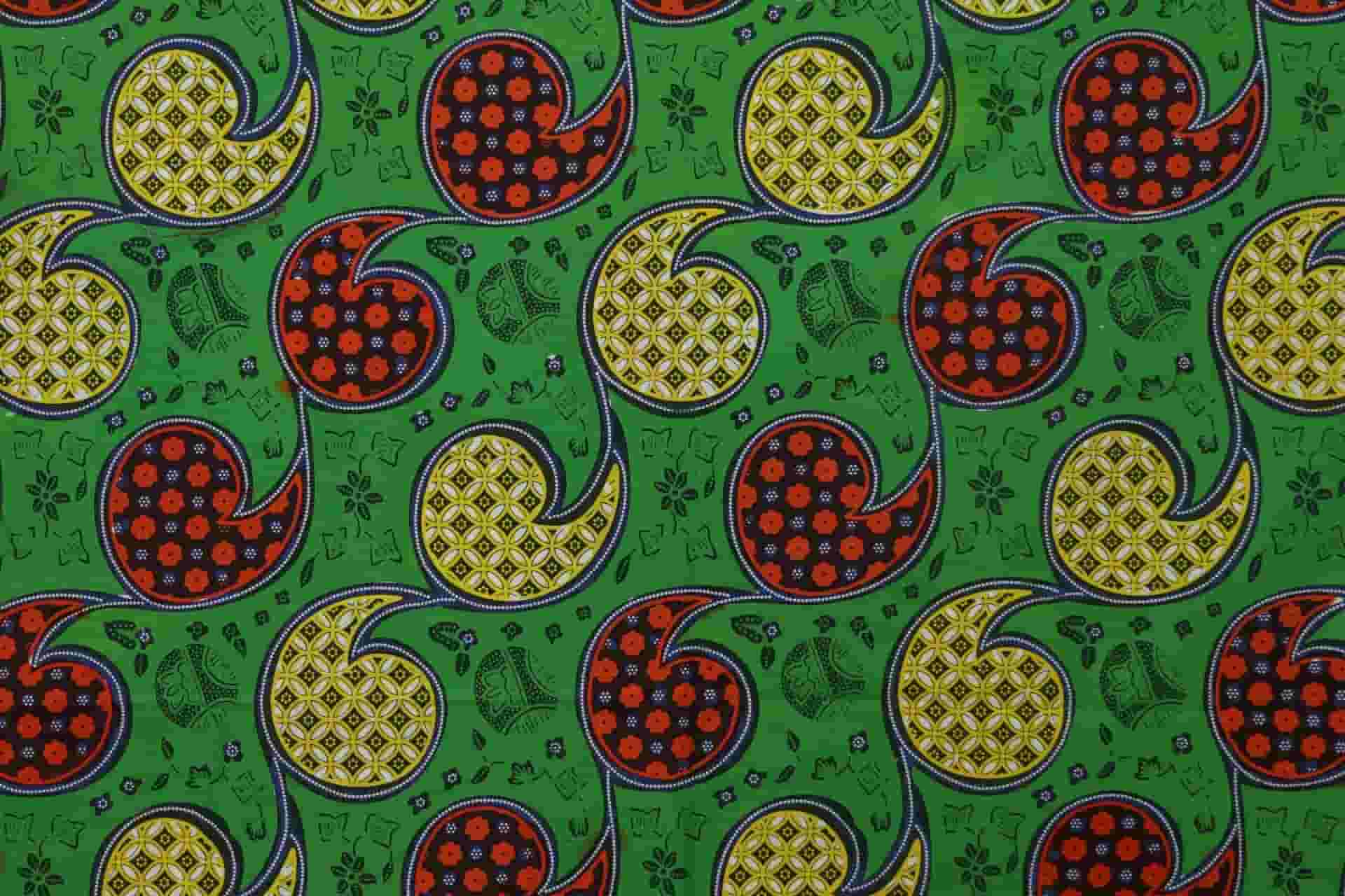 Seragam Batik Lengan 7/8 Elegan untuk Tampilan Profesional dan Modern