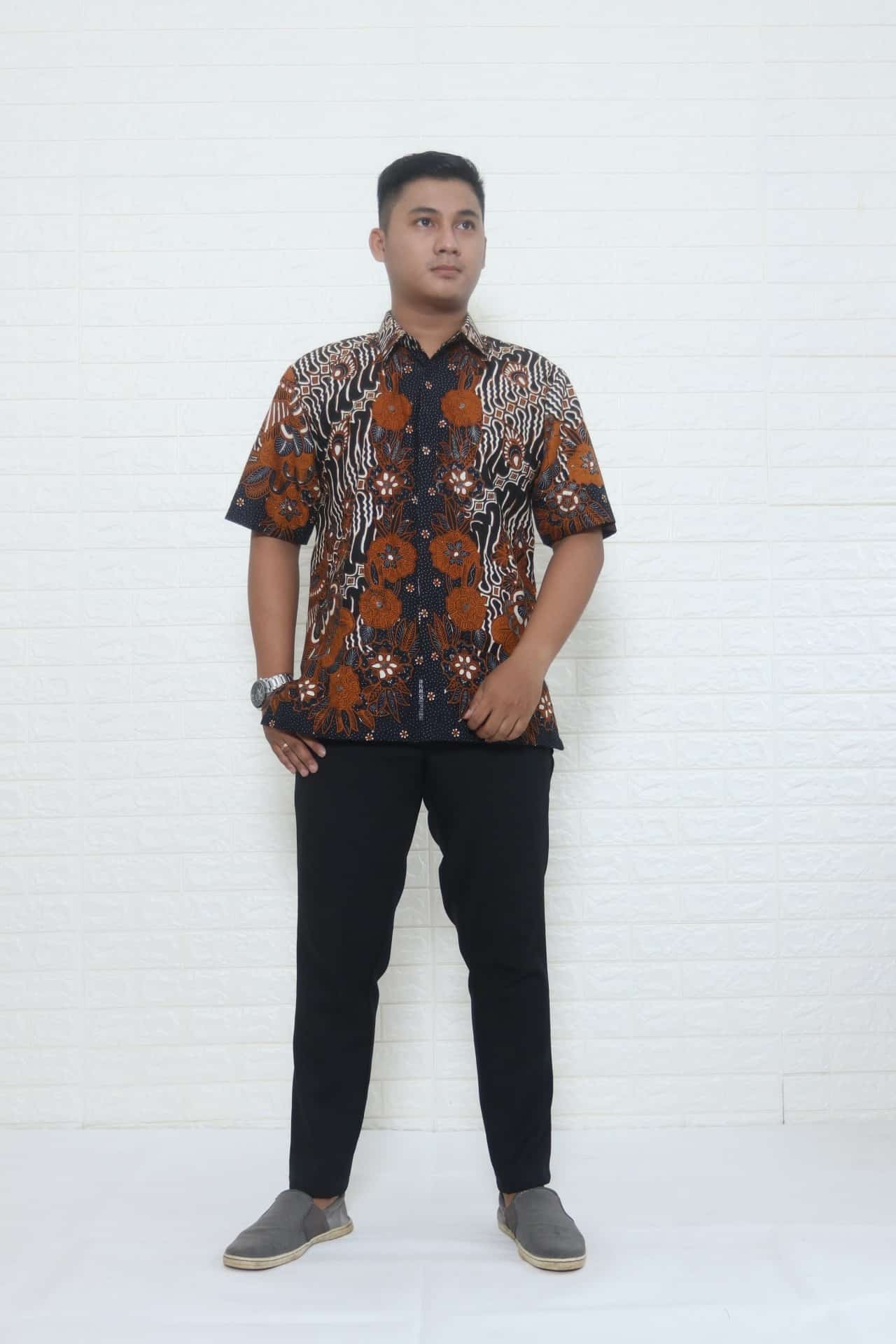 Vendor Batik Seragam Proyek Kalimantan dan Papua dengan Produksi Custom Skala Besar